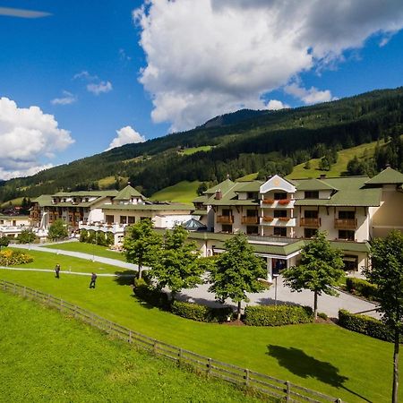 Robinson Amade Hotel Kleinarl Buitenkant foto